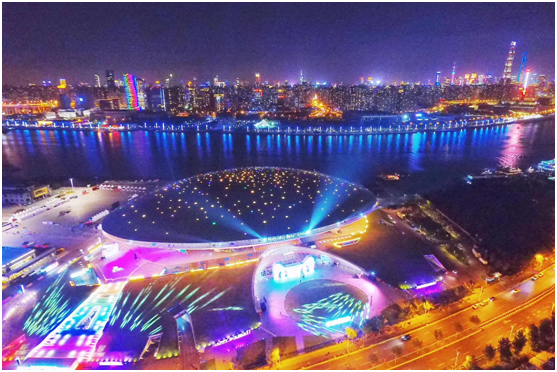 晚会范冰冰瞬间“穿越”到你家 猫晚黑科技惊呆亿万观众 晚会范冰冰瞬间“穿越”到你家 猫晚黑科技惊呆亿万观众